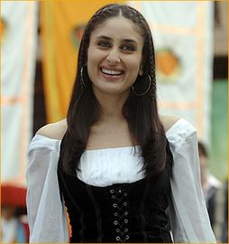 Style Icon: Kareena Kapoor Khan’s Most Celebrated Looks! – BMS