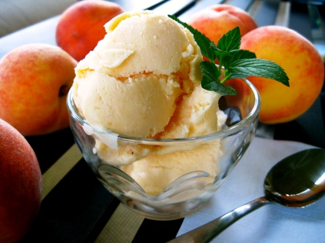 peach-ice-cream