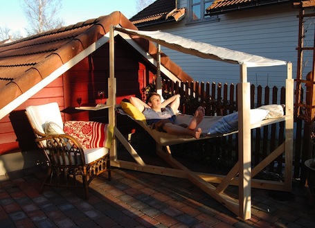 self_made_hammock_by_Loddengaard