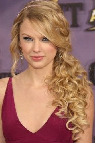 Most Happening Hairstyle You Gotta Try Side Swept Look