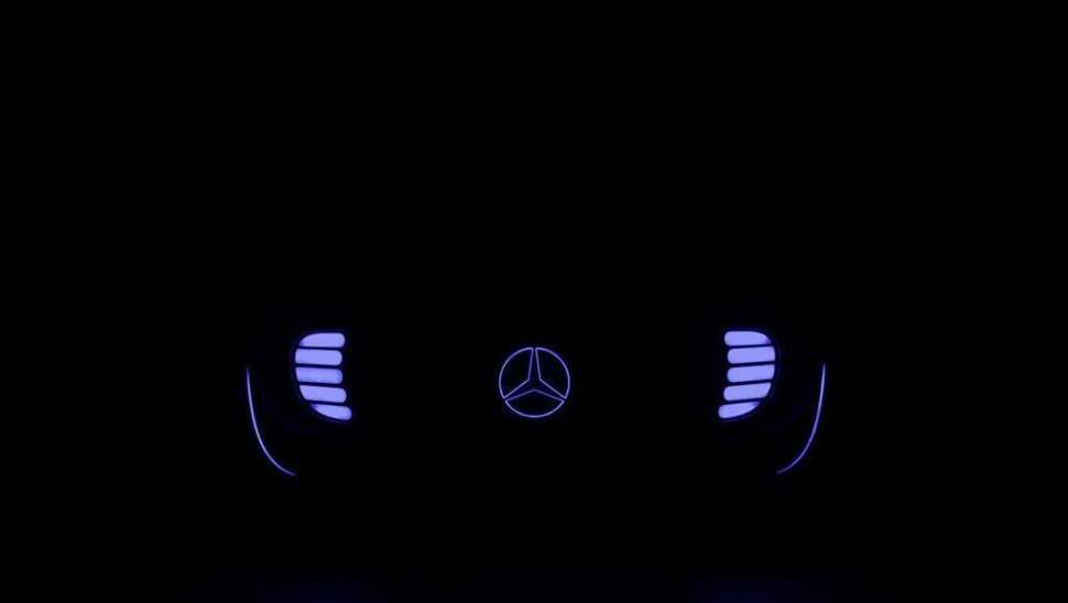 Mercedes-Benz13
